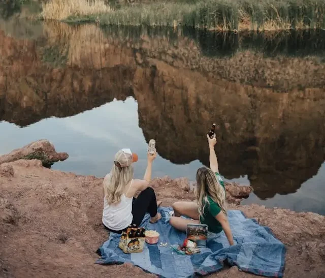 Séjour écolo : comment organiser un pique-nique au bord d’un lac sans laisser de traces